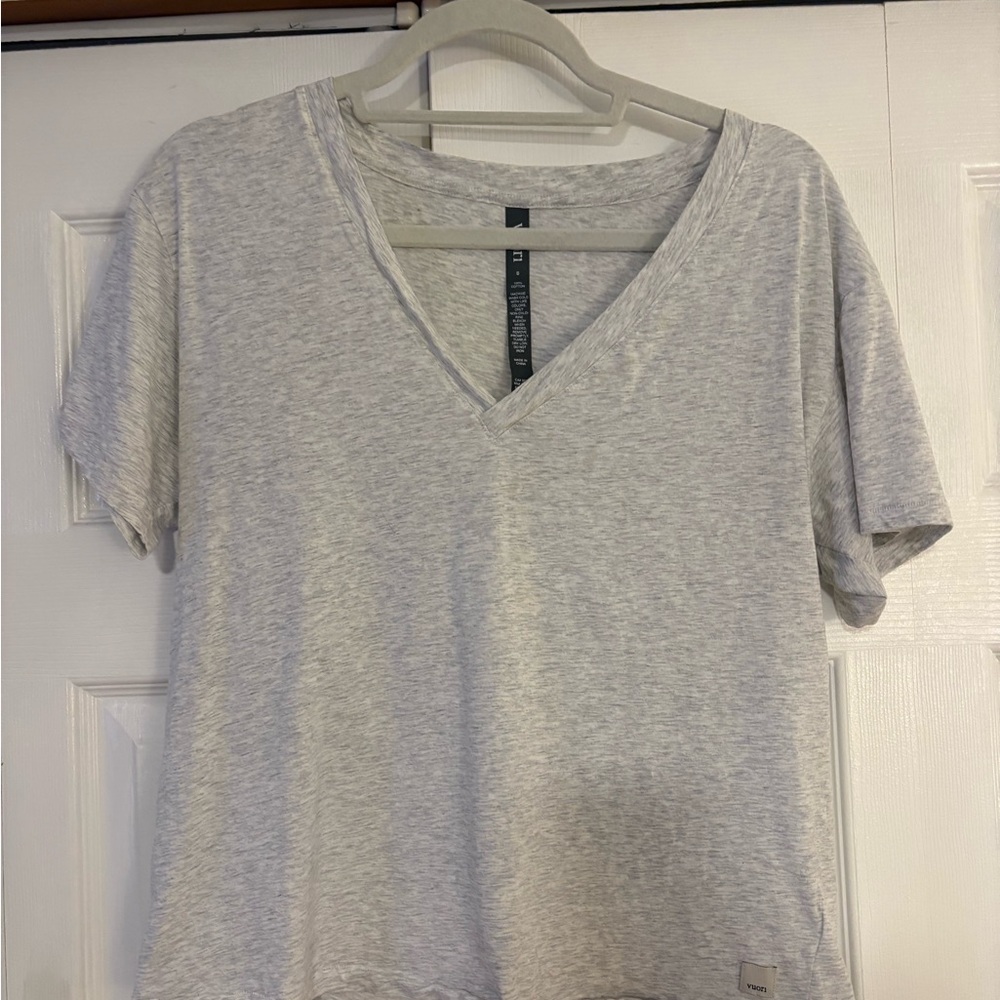 Vuori Heather Light Gray V-Neck Short Sleeve Tee